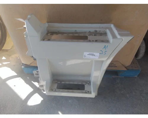 VOLVO VNL CAB SKIRTSIDE FAIRING