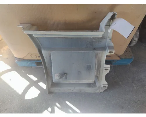 VOLVO VNL CAB SKIRTSIDE FAIRING
