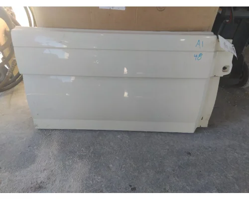 VOLVO VNL CAB SKIRT/SIDE FAIRING