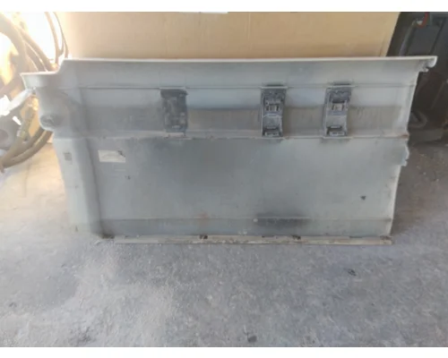 VOLVO VNL CAB SKIRTSIDE FAIRING