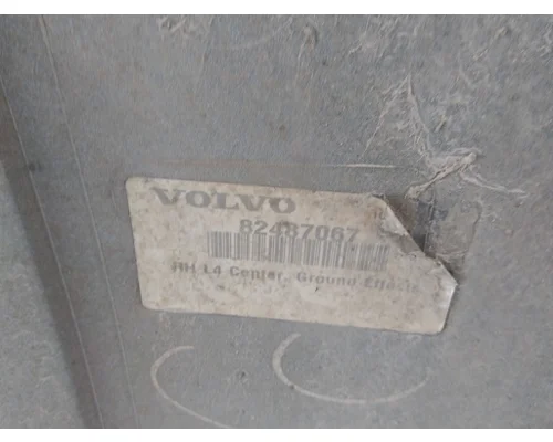 VOLVO VNL CAB SKIRTSIDE FAIRING