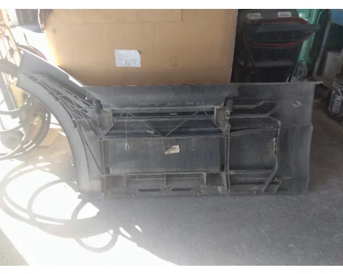 VOLVO VNL CAB SKIRTSIDE FAIRING