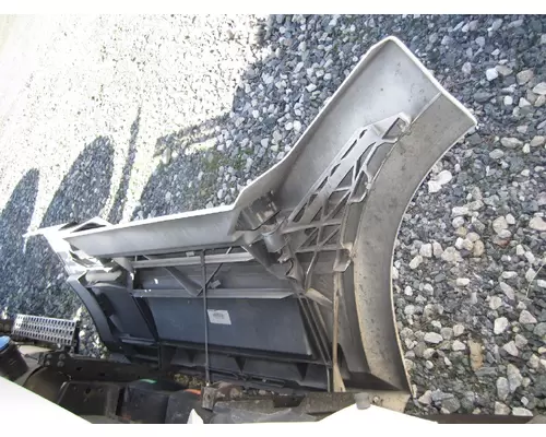 VOLVO VNL CAB SKIRTSIDE FAIRING