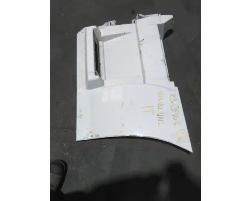 VOLVO VNL CAB SKIRTSIDE FAIRING