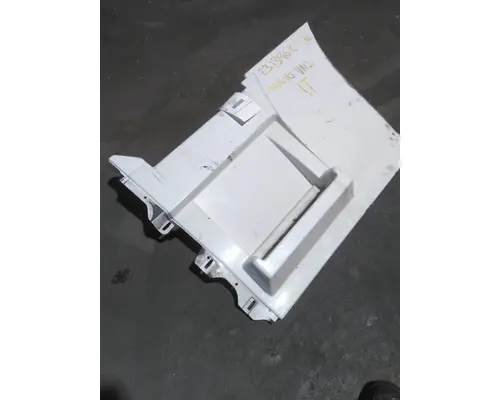 VOLVO VNL CAB SKIRTSIDE FAIRING