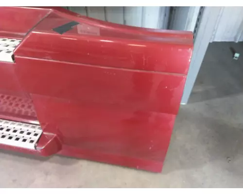 VOLVO VNL CAB SKIRTSIDE FAIRING