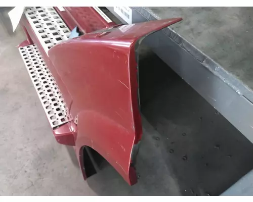 VOLVO VNL CAB SKIRTSIDE FAIRING