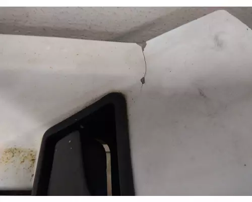 VOLVO VNL CAB SKIRTSIDE FAIRING