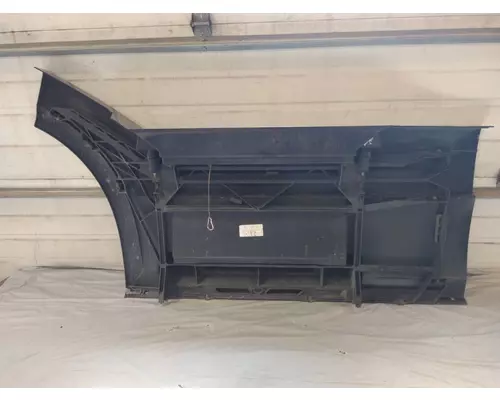VOLVO VNL CAB SKIRTSIDE FAIRING