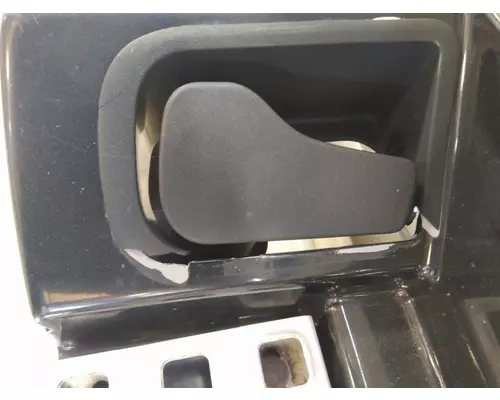 VOLVO VNL CAB SKIRTSIDE FAIRING