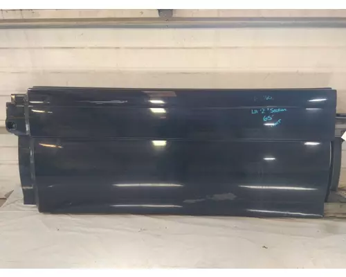 VOLVO VNL CAB SKIRTSIDE FAIRING