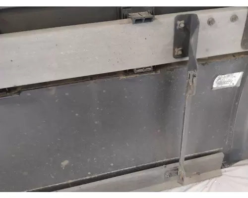 VOLVO VNL CAB SKIRTSIDE FAIRING