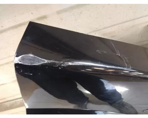 VOLVO VNL CAB SKIRTSIDE FAIRING