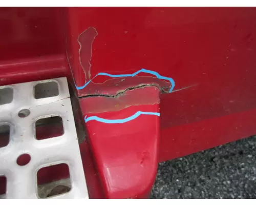 VOLVO VNL CAB SKIRTSIDE FAIRING