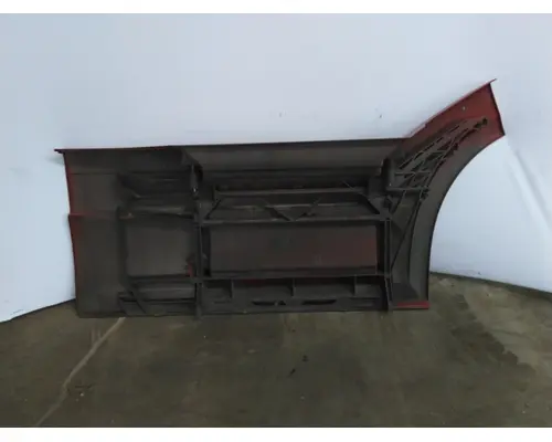 VOLVO VNL CAB SKIRTSIDE FAIRING