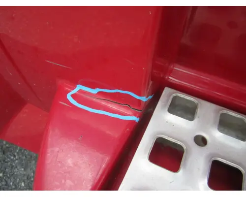 VOLVO VNL CAB SKIRTSIDE FAIRING