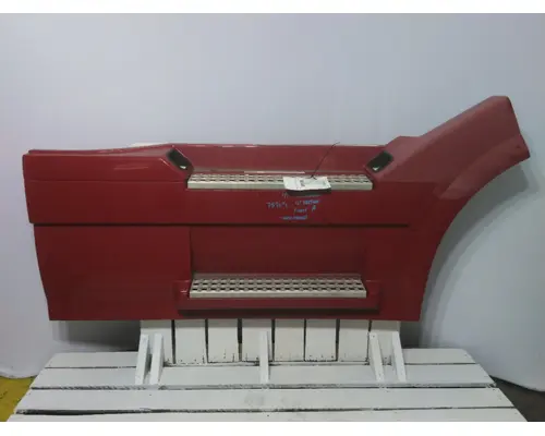 VOLVO VNL CAB SKIRTSIDE FAIRING