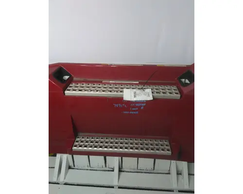 VOLVO VNL CAB SKIRTSIDE FAIRING