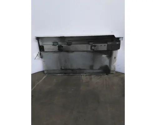 VOLVO VNL CAB SKIRTSIDE FAIRING