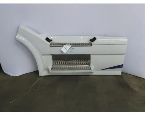 VOLVO VNL CAB SKIRTSIDE FAIRING