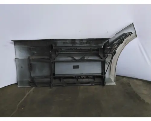 VOLVO VNL CAB SKIRTSIDE FAIRING