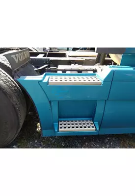 VOLVO VNL CAB SKIRT/SIDE FAIRING
