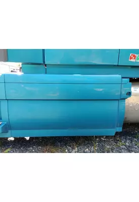 VOLVO VNL CAB SKIRT/SIDE FAIRING