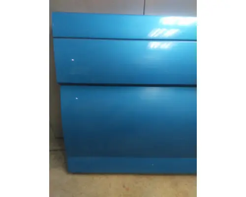 VOLVO VNL CAB SKIRTSIDE FAIRING