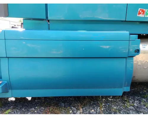 VOLVO VNL CAB SKIRTSIDE FAIRING