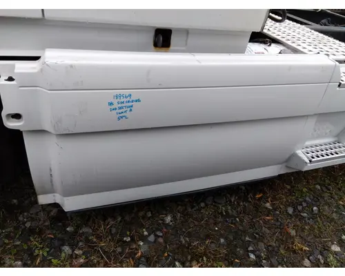 VOLVO VNL CAB SKIRTSIDE FAIRING