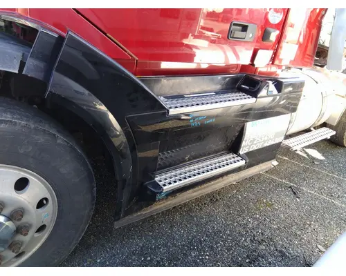 VOLVO VNL CAB SKIRTSIDE FAIRING