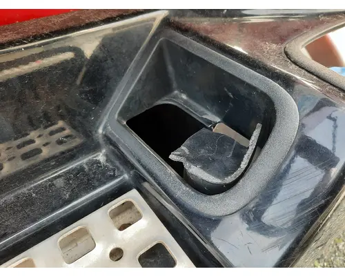 VOLVO VNL CAB SKIRTSIDE FAIRING