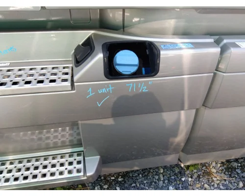 VOLVO VNL CAB SKIRTSIDE FAIRING