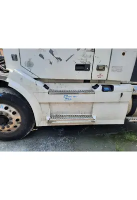 VOLVO VNL CAB SKIRT/SIDE FAIRING