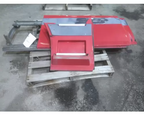 VOLVO VNL CAB SKIRTSIDE FAIRING