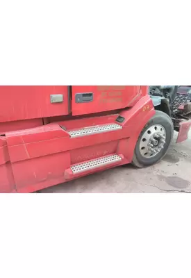 VOLVO VNL CAB SKIRT/SIDE FAIRING