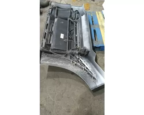 VOLVO VNL CAB SKIRTSIDE FAIRING