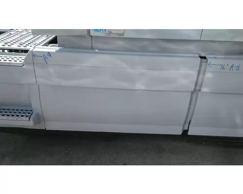VOLVO VNL CAB SKIRTSIDE FAIRING