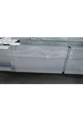 VOLVO VNL CAB SKIRT/SIDE FAIRING