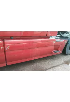VOLVO VNL CAB SKIRT/SIDE FAIRING