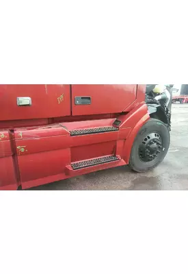 VOLVO VNL CAB SKIRT/SIDE FAIRING