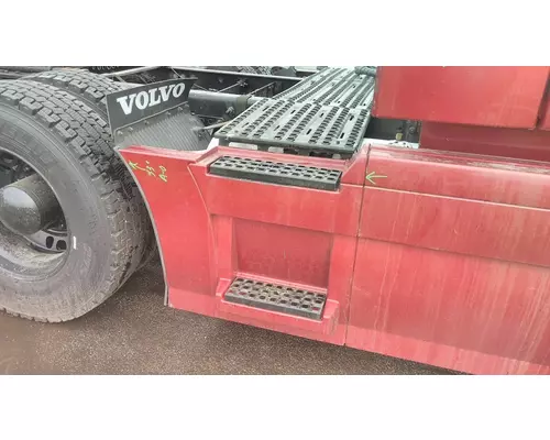 VOLVO VNL CAB SKIRTSIDE FAIRING