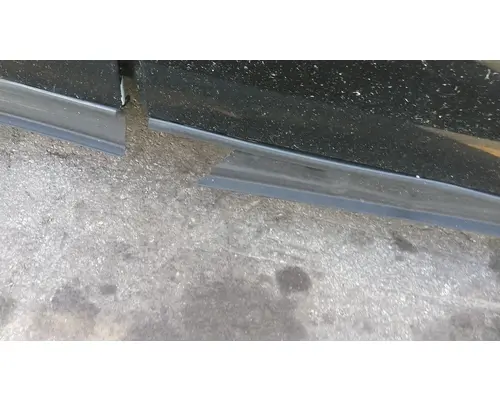 VOLVO VNL CAB SKIRTSIDE FAIRING