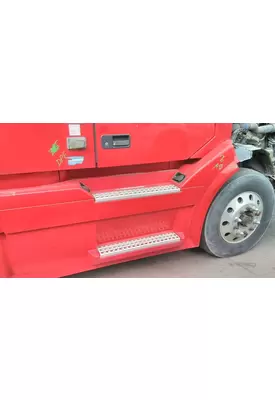 VOLVO VNL CAB SKIRT/SIDE FAIRING