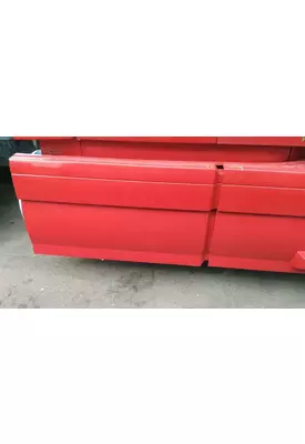 VOLVO VNL CAB SKIRT/SIDE FAIRING