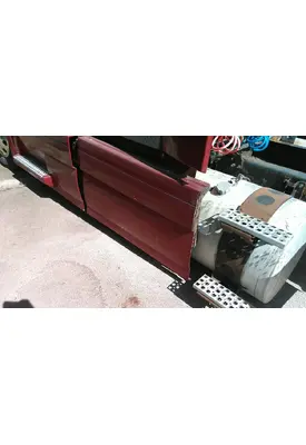 VOLVO VNL CAB SKIRT/SIDE FAIRING