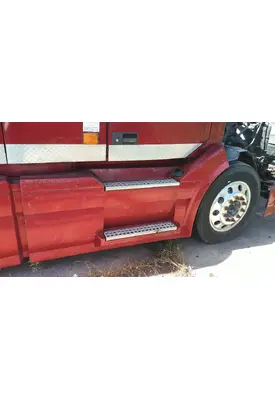 VOLVO VNL CAB SKIRT/SIDE FAIRING