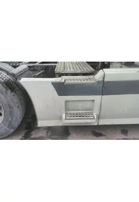 VOLVO VNL CAB SKIRT/SIDE FAIRING