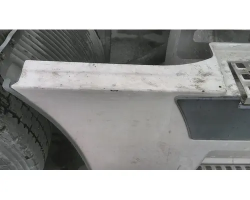 VOLVO VNL CAB SKIRTSIDE FAIRING