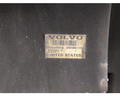 VOLVO VNL CAB SKIRTSIDE FAIRING